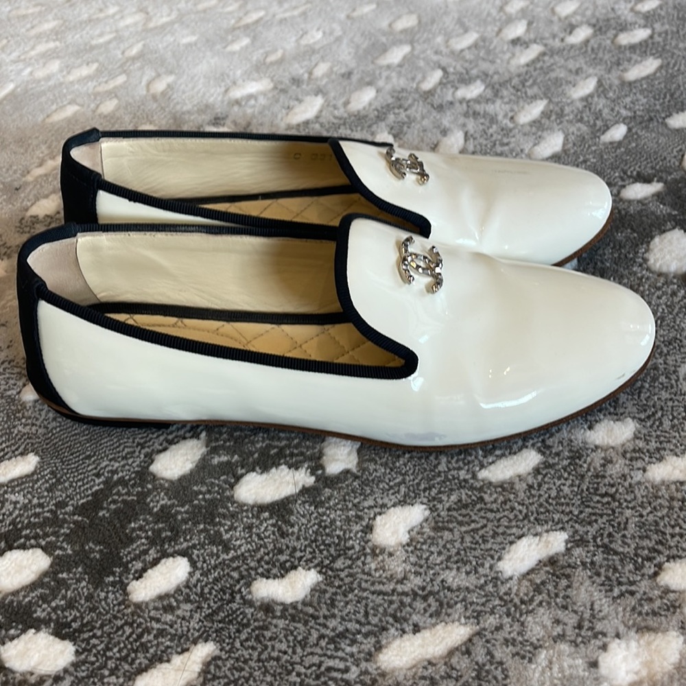 CHANEL White and Black Loafers - Picture 5 of 6